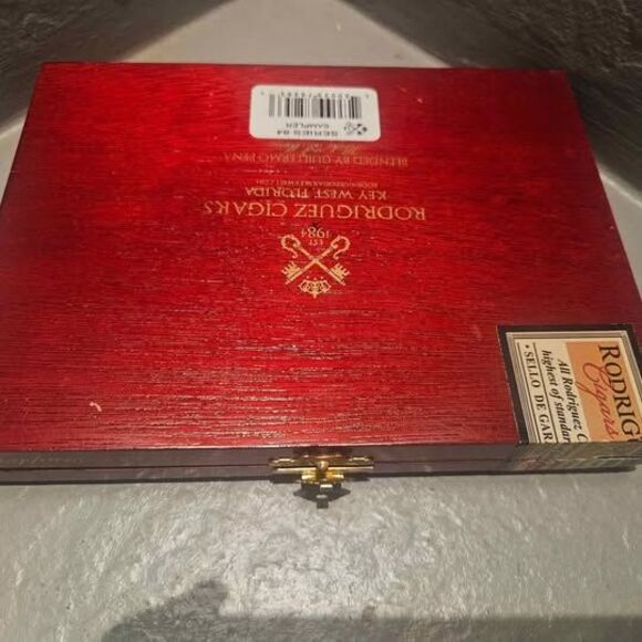 Rodriguez Sampler Wood Cigar Box Man Cave Stuff 5" x 7" - Picture 3 of 6